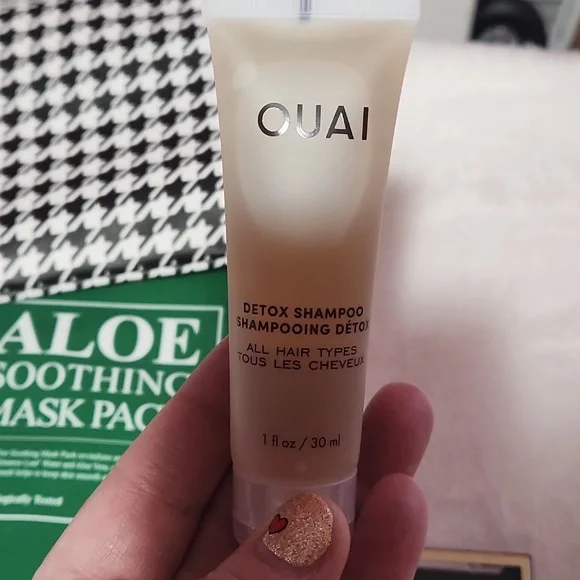 NEW!!  Make Up Gift Set!!! Excellent Deal!! - Picture 5 of 14